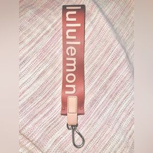 lululemon clip key ring + lanyard
